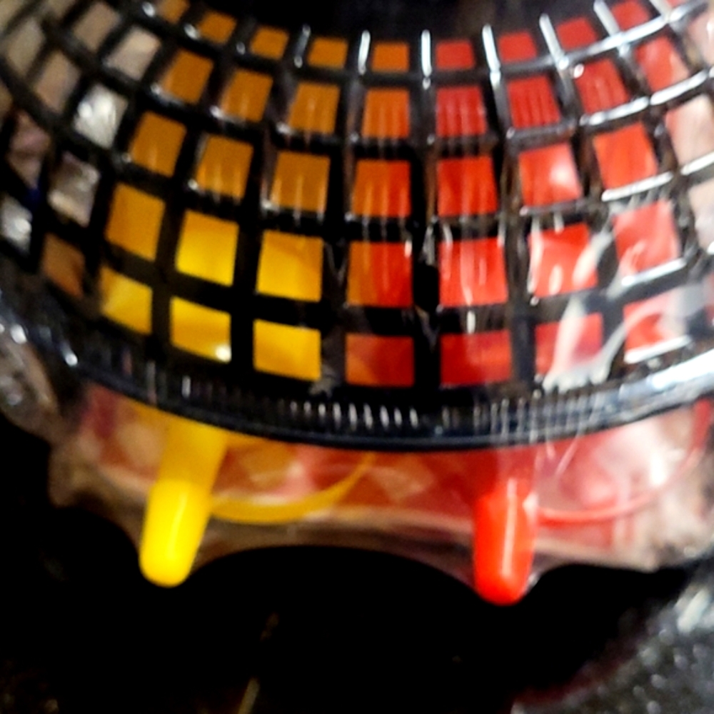 Fry Basket w/Condiment Containers - Picture 5 of 7
